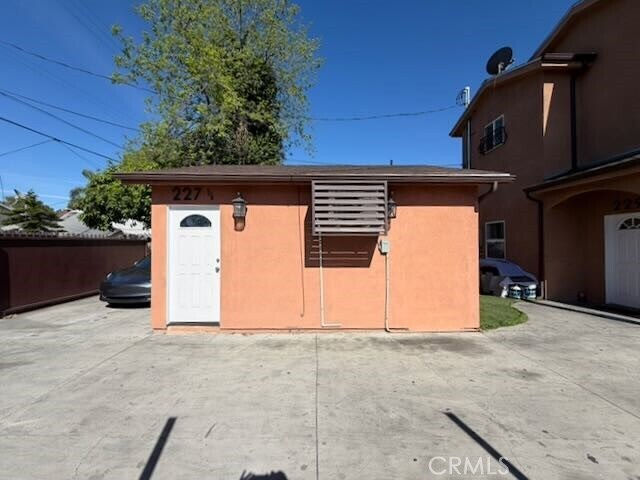 Building Photo - 227 E 84th St