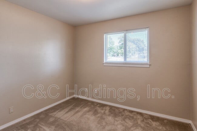 Building Photo - 204 S 197th E Ave