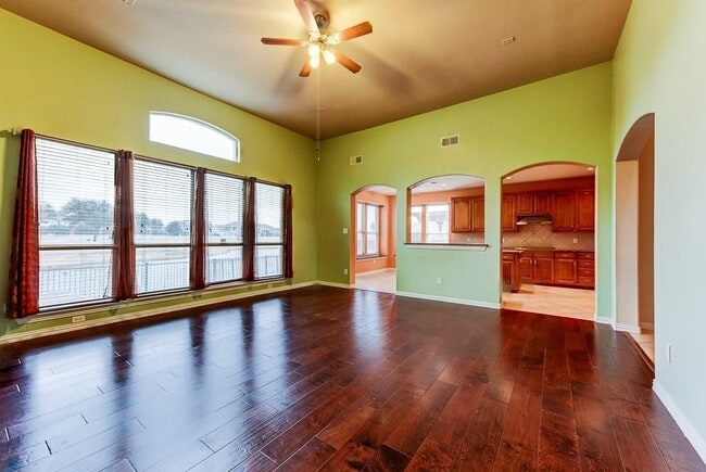 Building Photo - 5310 Lafayette Dr