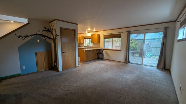 Building Photo - 17180 Sawyer St SE