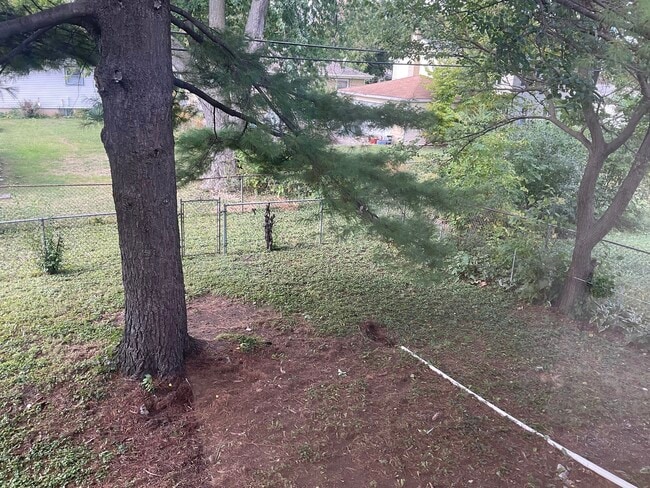 Building Photo - 566 N Howard Ave