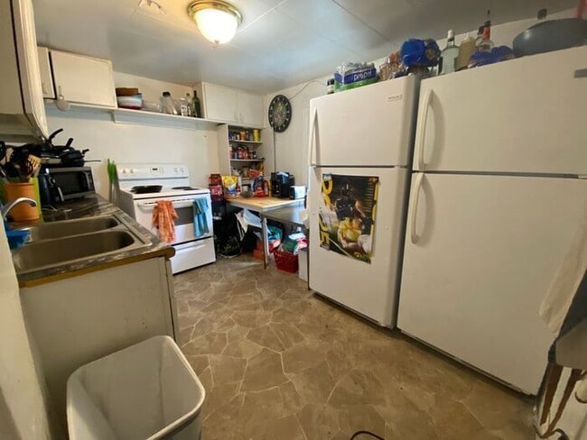 Building Photo - $625 | ROOMMATE WANTED | 7 Bedroom, 3 Bathroom House | Available for Immediate Move-In