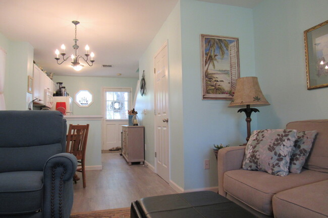 Building Photo - 6+ MONTH RENTAL-Beautifully Furnished 2 Be...