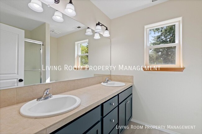 Building Photo - 2908 NE 88th Pl