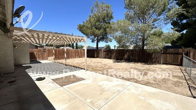 Building Photo - 13496 Vail Cir