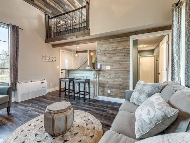 Building Photo - Updated Tiny Home on 5 Acres