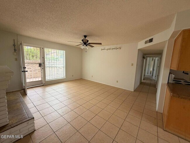 Building Photo - 6700 Escondido Dr