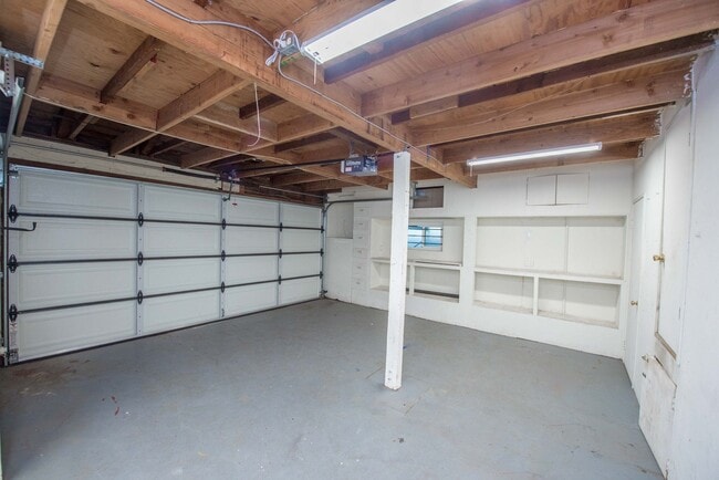 Building Photo - Anaheim Hills