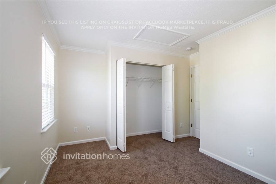 Building Photo - 2048 Buffalo Way