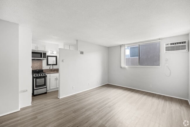 Interior Photo - 1275 Federal Ave