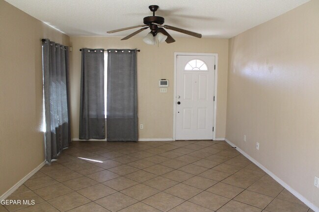 Building Photo - 4608 Lorenzo Ponce Dr