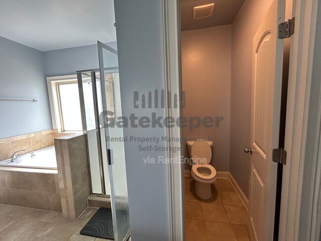 Building Photo - 60 Bayberry Hls