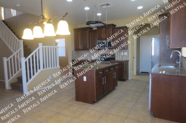 Building Photo - 28977 N Calcite Way