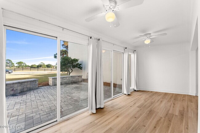 Building Photo - 4726 Bay Point Rd