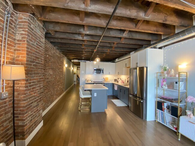 Building Photo - 1 bed/1 bath at The Hotel Street Lofts!