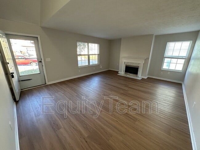 Building Photo - 1015 Venetian Terrace