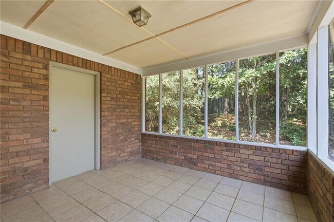 Building Photo - 432 Charleston Ln