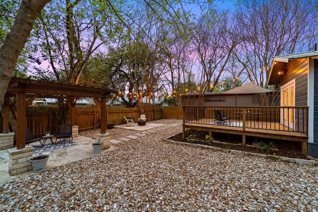 Building Photo - 5614 Shoalwood Ave