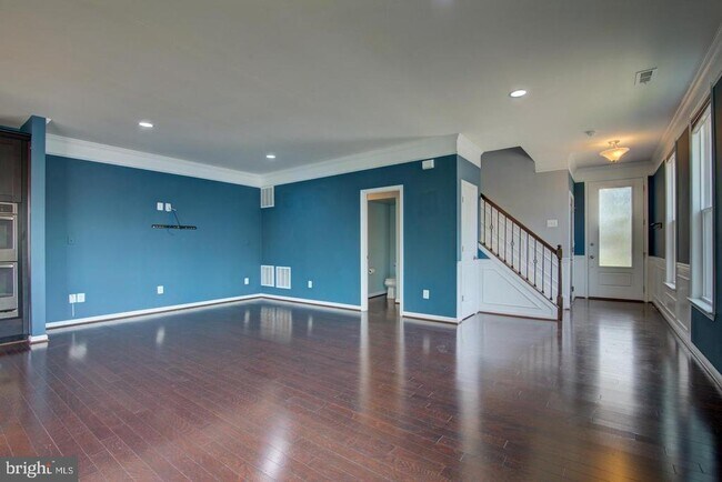Building Photo - 42262 Knotty Oak Terrace