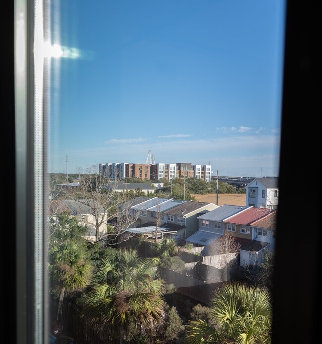 Building Photo - 1 Cool Blow St