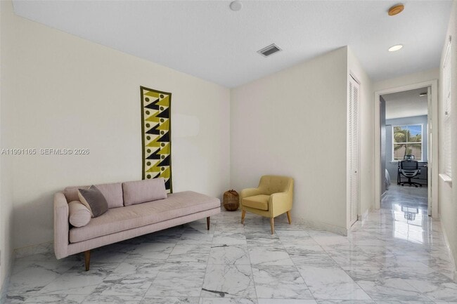 Building Photo - 896 Spinnaker Dr