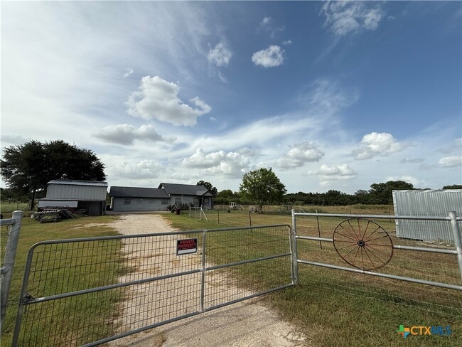 Building Photo - 256 Co Rd 481