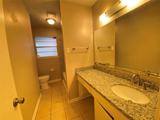 Building Photo - 16202 Rill Ln