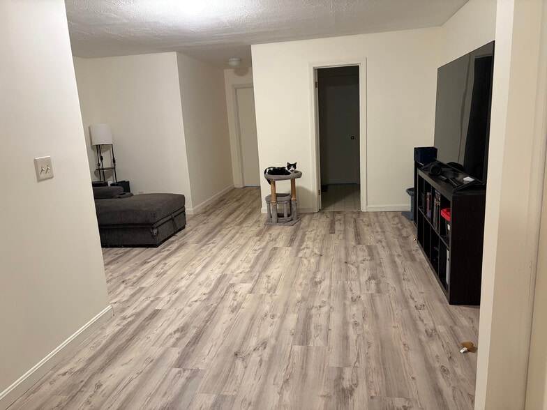 Living Room - 1374 Bucksport Rd