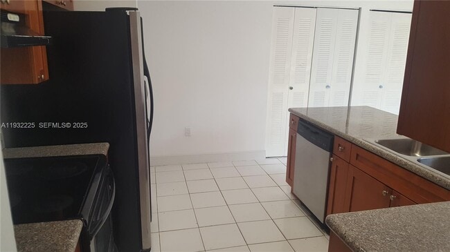 Building Photo - 11860 SW 92nd Ln