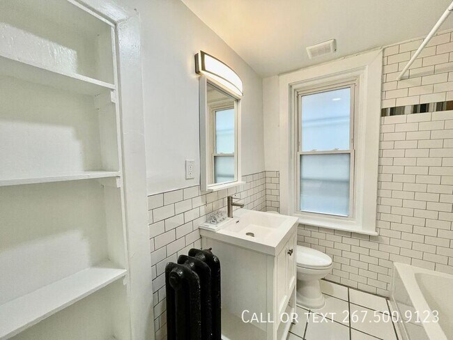 Building Photo - 4312 Spruce St