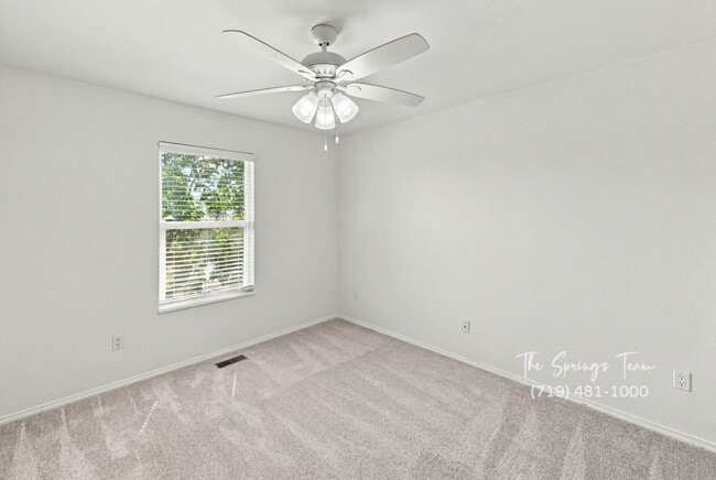 Building Photo - 1239 Suncrest Way