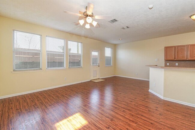 Building Photo - 15930 Langhamwood Ln
