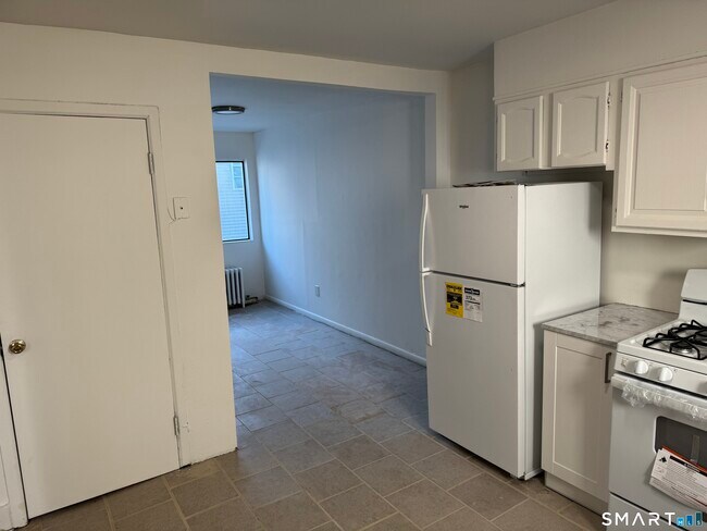 Building Photo - 57 Seaside Ave