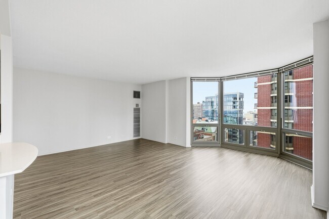 Building Photo - 1138 N Dearborn St