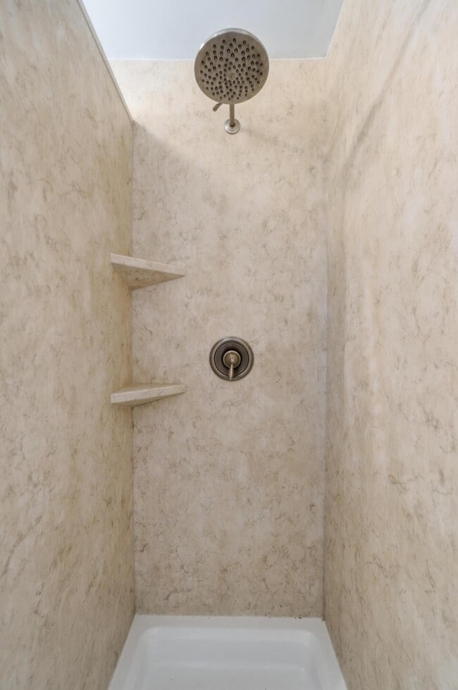 Building Photo - 270 S Cypress Ave