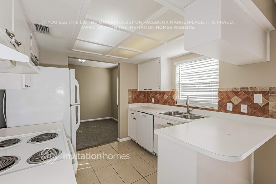 Building Photo - 9743 Fox Hollow Rd