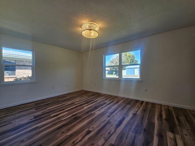 Building Photo - 600 Burgundy Ln