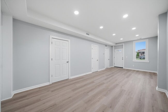 Building Photo - 1624 S 59th Ct