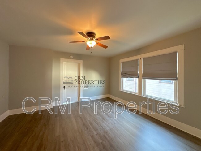 Building Photo - 611 N Main St