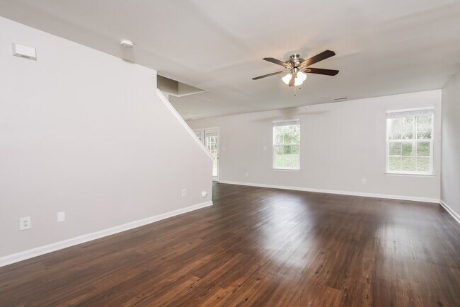 Building Photo - 4027 Taylor Oaks Dr