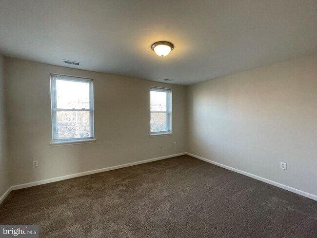 Building Photo - 1619 St Paul St