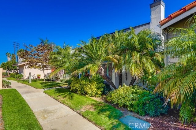 Building Photo - 7030 Seawind Dr