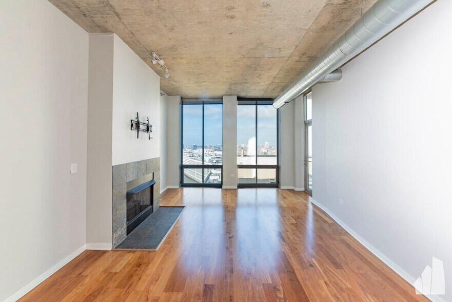 Building Photo - 700 N Larrabee St