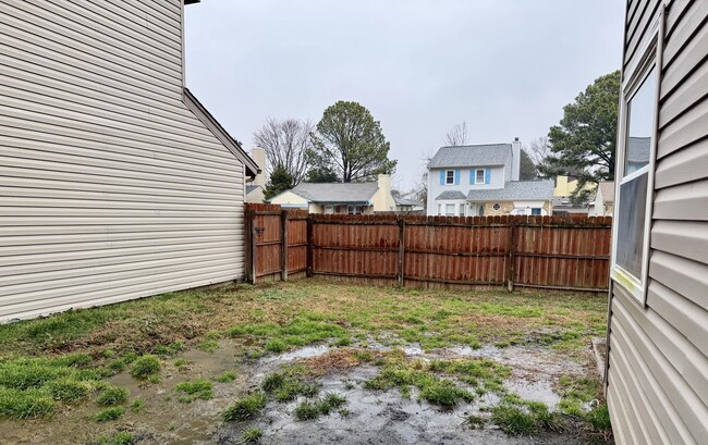 Building Photo - 845 Crashaw St