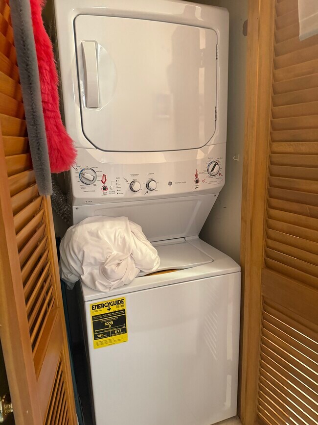 Building Photo - 45 Christopher Dr