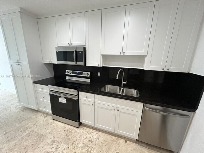 Building Photo - 1584 NE 110th Terrace