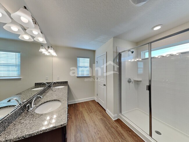Building Photo - 3136 Creek Village Ln