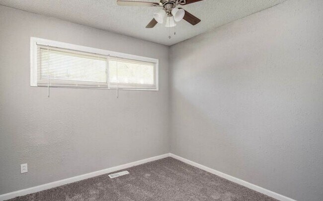 Building Photo - Coming Soon! South KC Home! $1300.00!