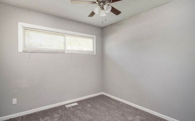 Building Photo - Coming Soon! South KC Home! $1325.00!