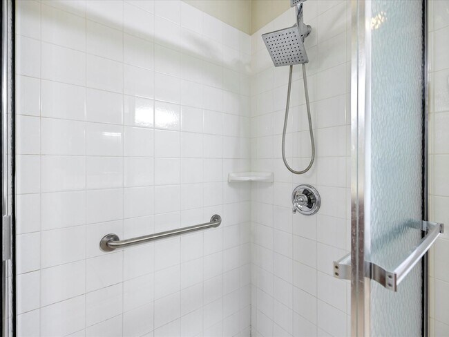 Building Photo - 4-bd,3-bth in The Isles-One Of Palmer Ranch’s Most Sought After Community